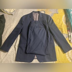 Haggar H26 Navy Blue 2 piece suit- 44R // 38 x 30